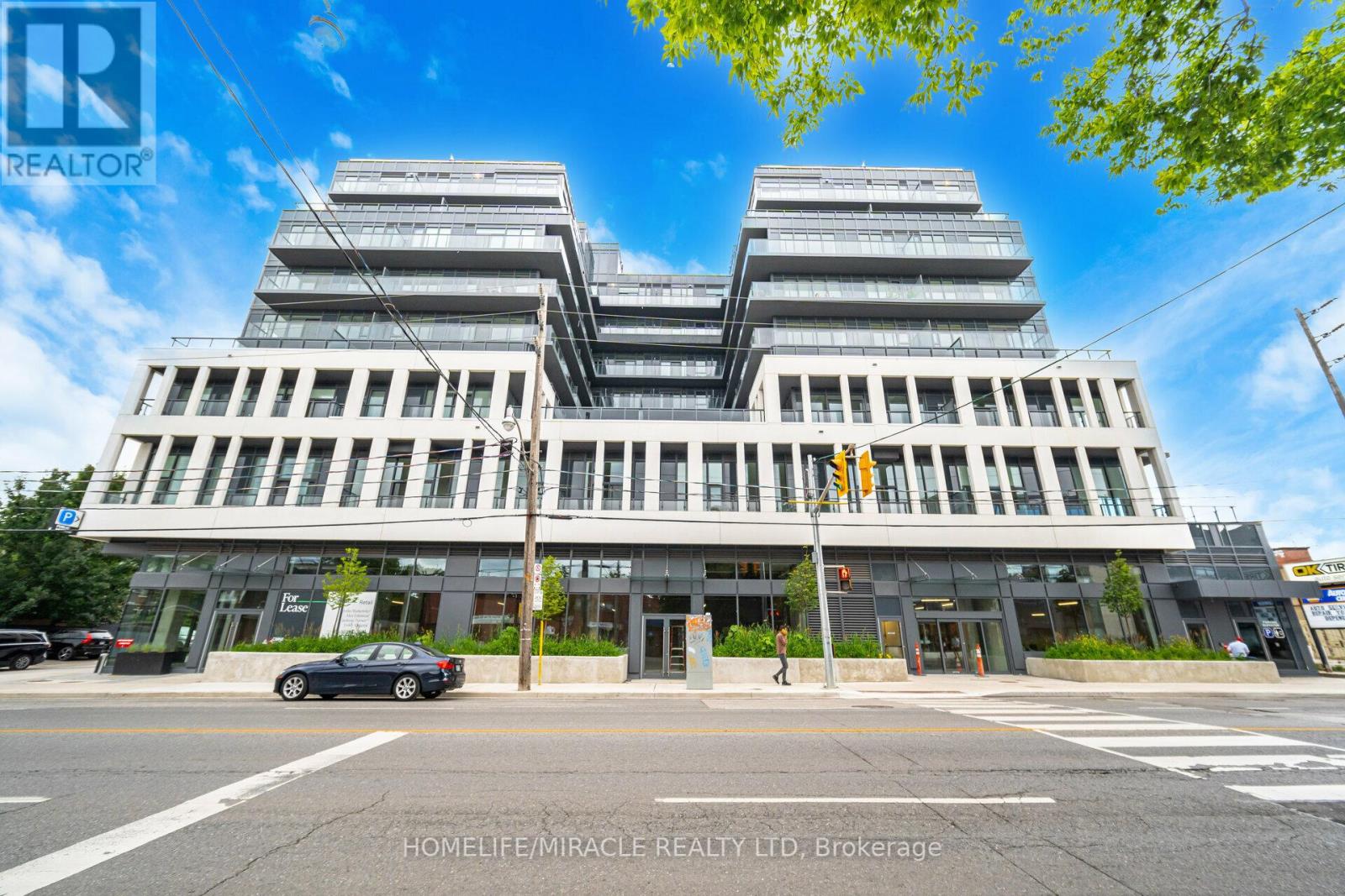 Property at 317 - 500 DUPONT STREET image 1