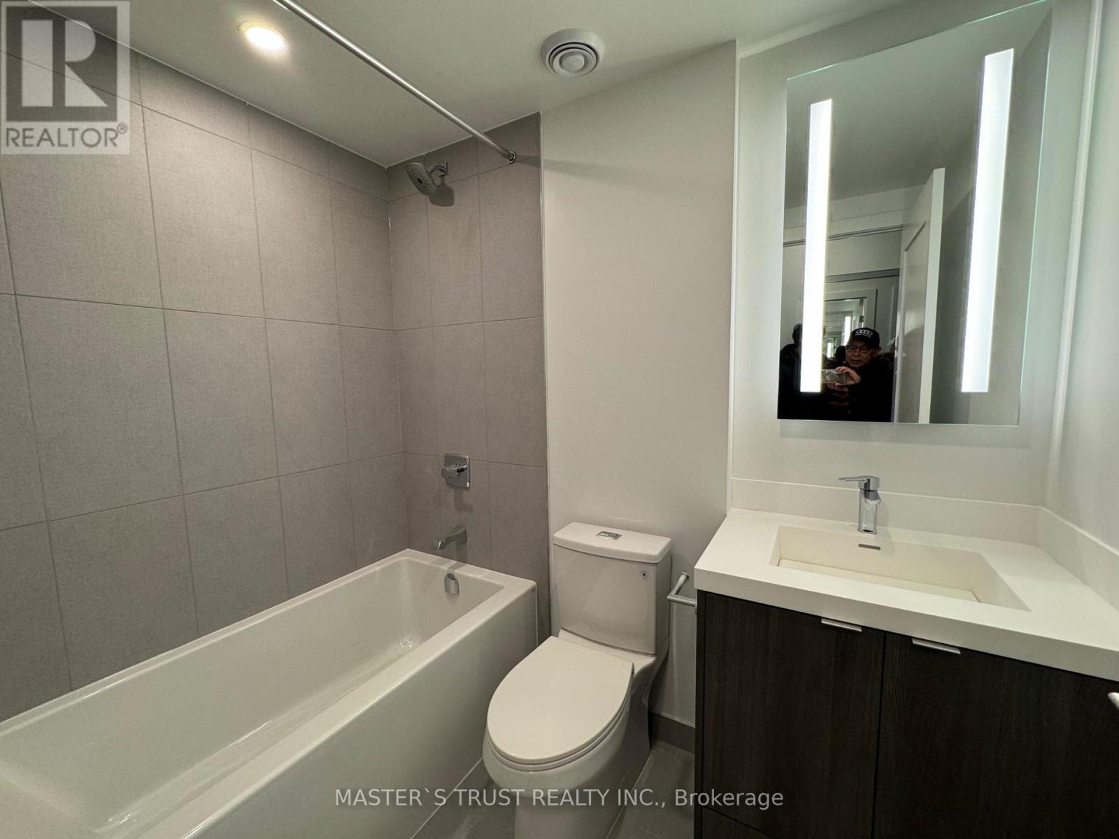 203 - 30 Inn On The Park Drive, Toronto, Ontario  M3C 0P7 - Photo 13 - C11956607