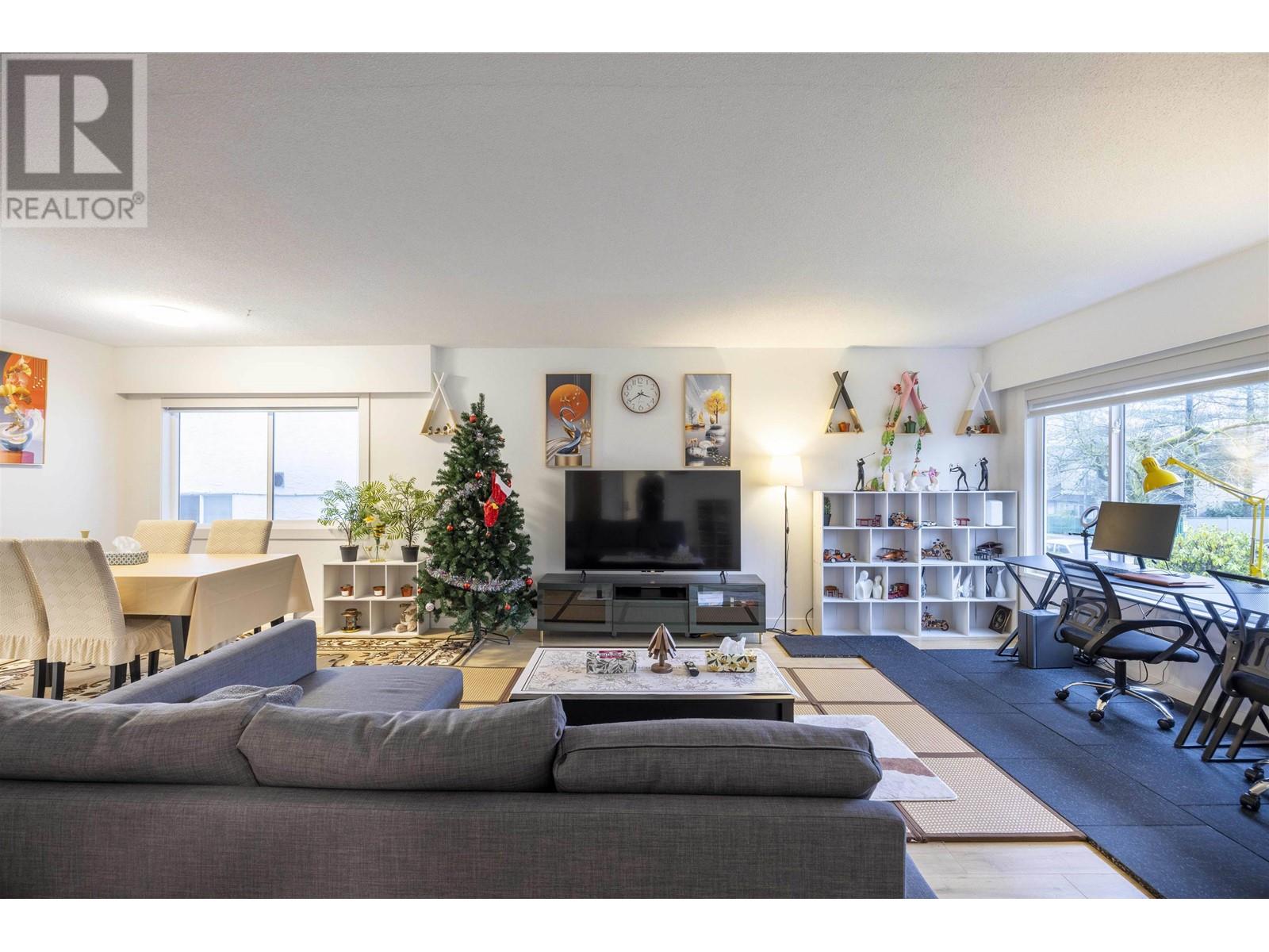 Listing Picture 2 of 17 : 6716 ROSS STREET, Vancouver / 溫哥華 - 魯藝地產 Yvonne Lu Group - MLS Medallion Club Member