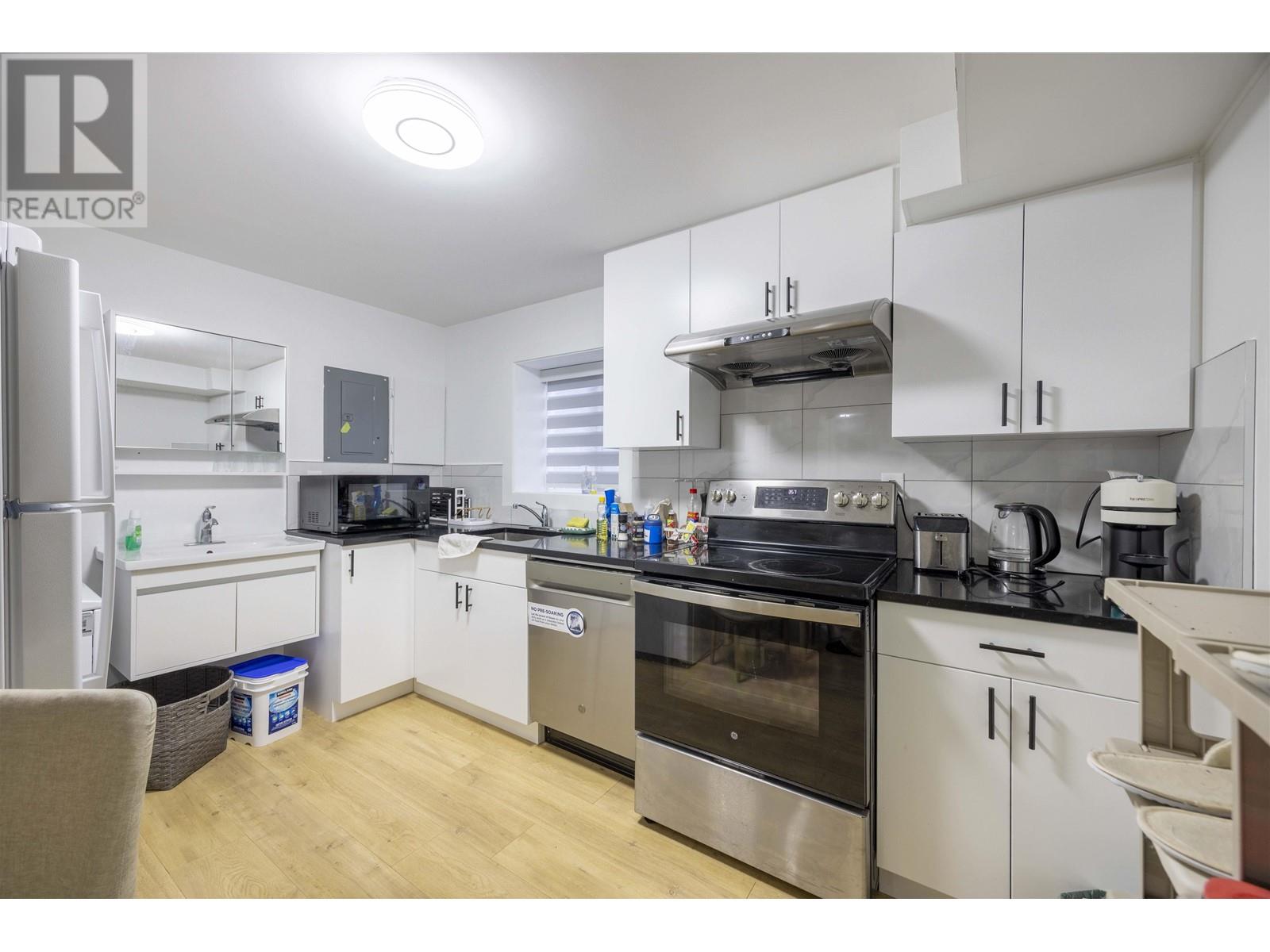 Listing Picture 13 of 17 : 6716 ROSS STREET, Vancouver / 溫哥華 - 魯藝地產 Yvonne Lu Group - MLS Medallion Club Member