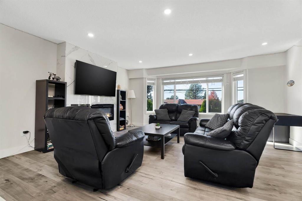 Property at 5774 180 STREET image 5