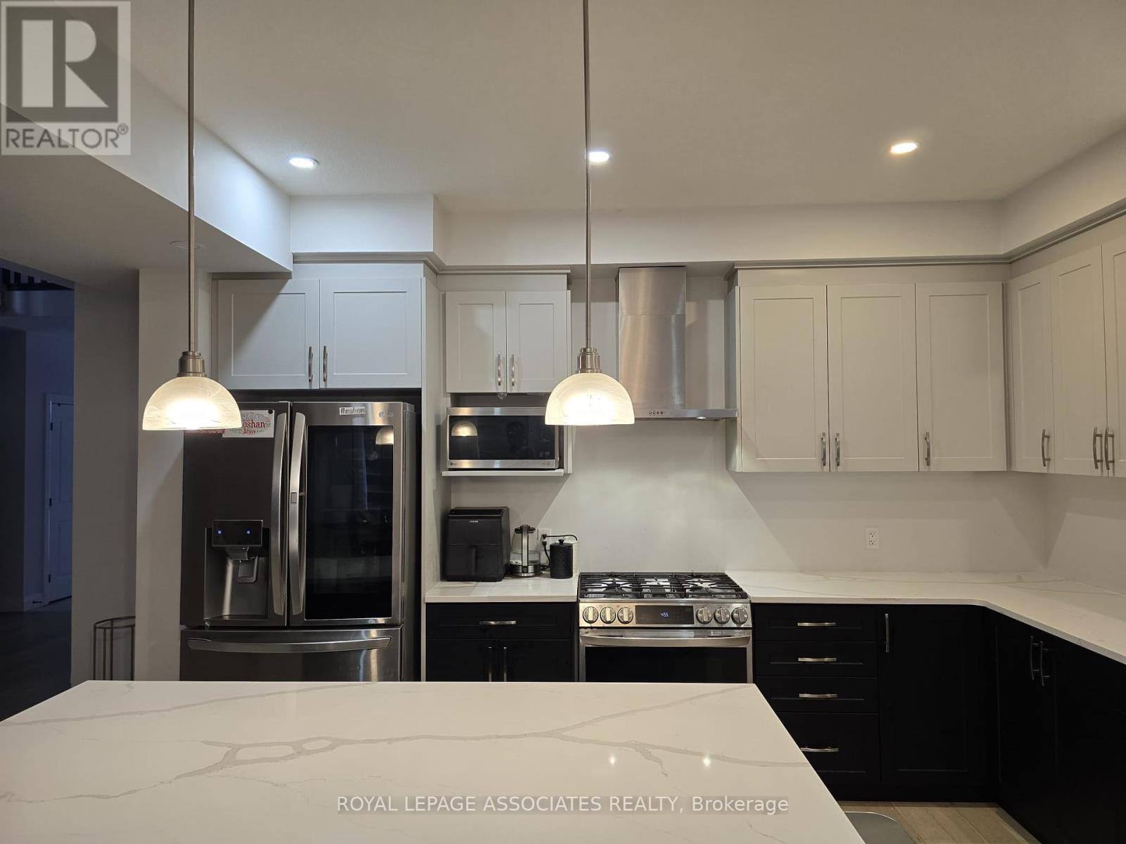 Property at 629 DOONWOODS CRESCENT image 4