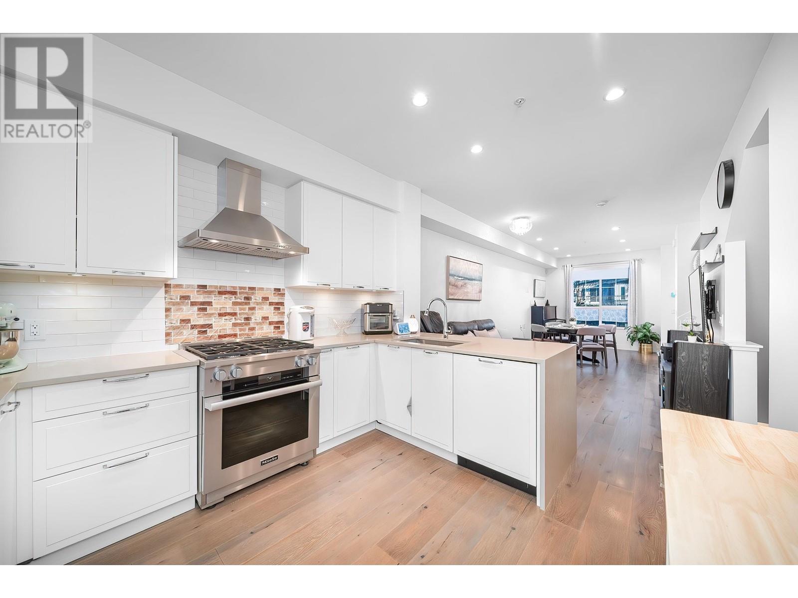 Property at 8107 SHAUGHNESSY STREET image 1