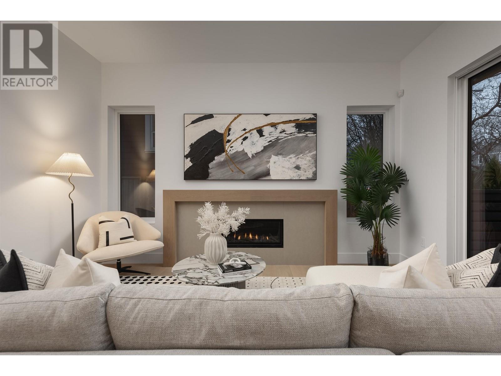 Listing Picture 25 of 32 : 1 3151 W 10TH AVENUE, Vancouver / 溫哥華 - 魯藝地產 Yvonne Lu Group - MLS Medallion Club Member