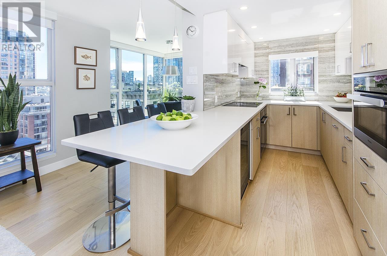 Listing Picture 2 of 36 : 801 1155 HOMER STREET, Vancouver / 溫哥華 - 魯藝地產 Yvonne Lu Group - MLS Medallion Club Member