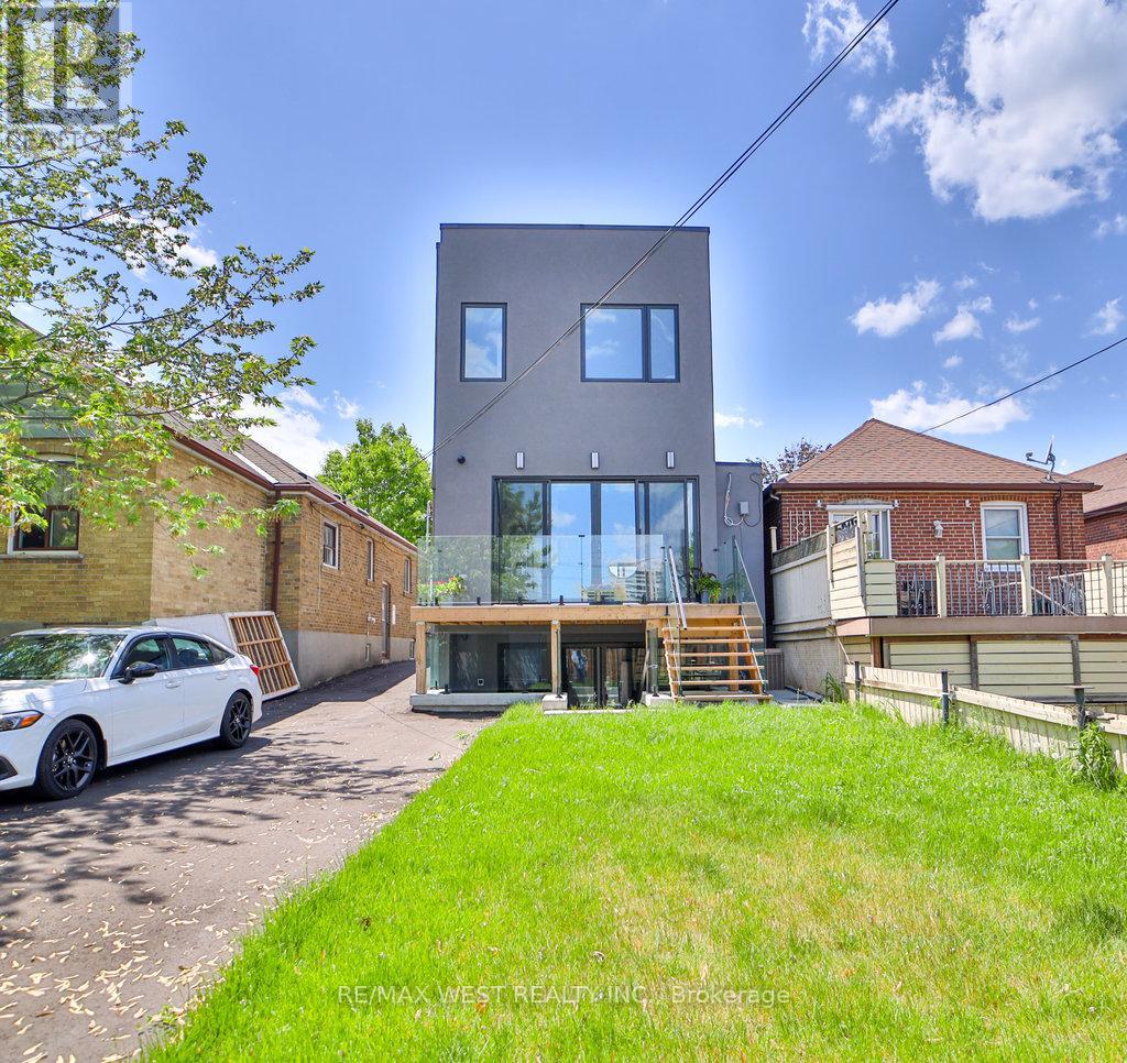 133 Times Road, Toronto, Ontario  M6B 3M3 - Photo 37 - W11956437