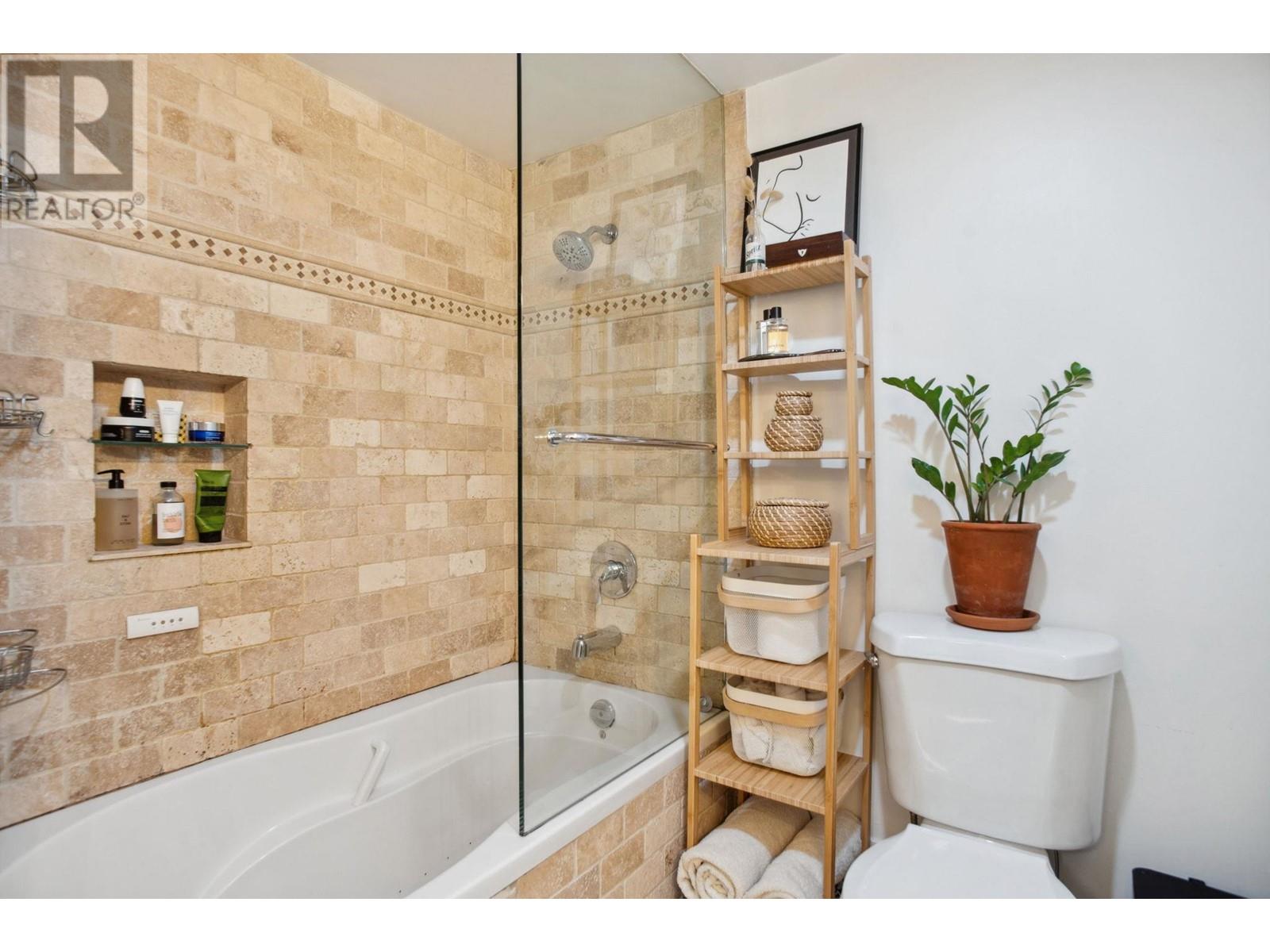 309 1363 CLYDE AVENUE