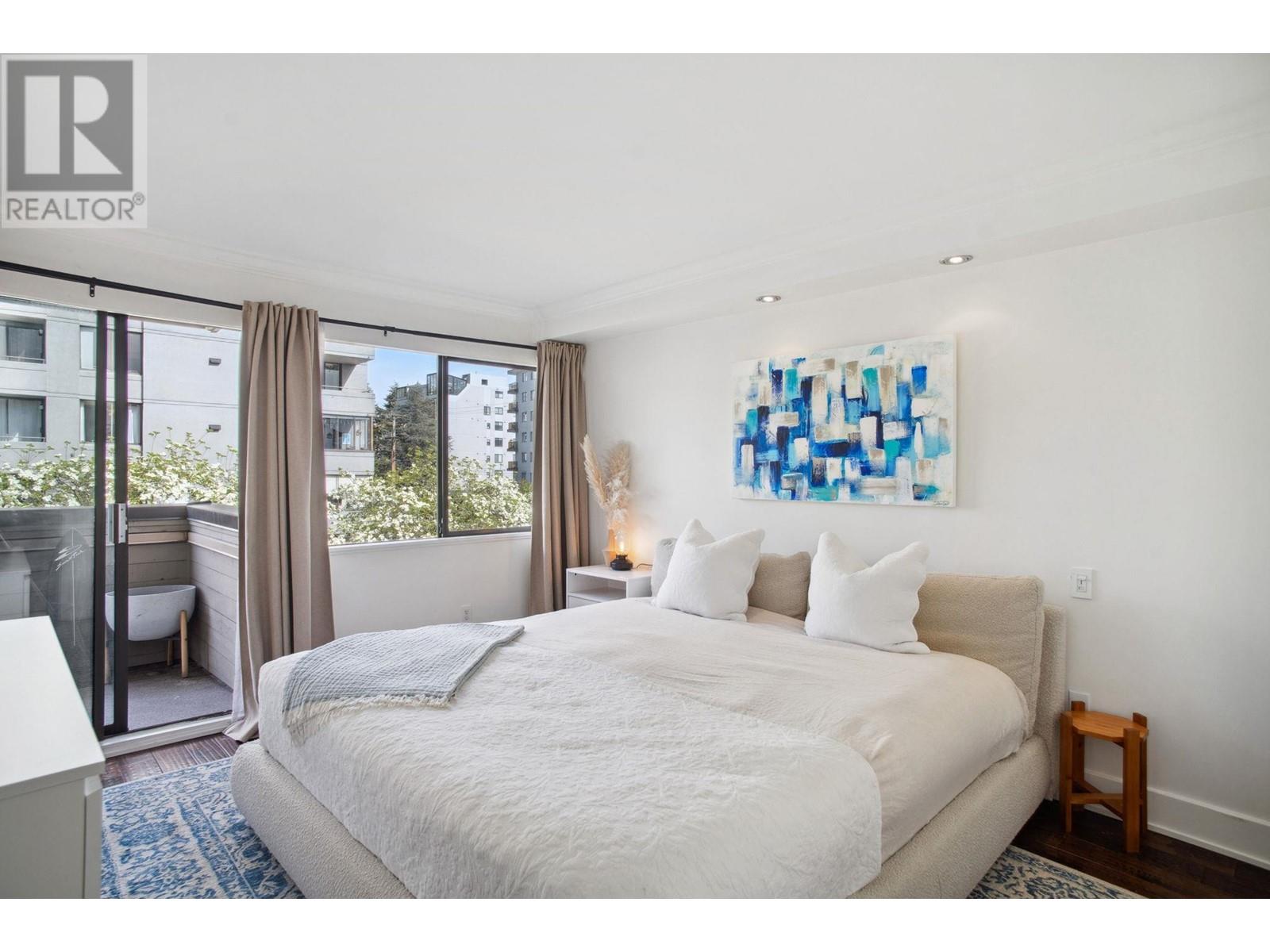 309 1363 CLYDE AVENUE