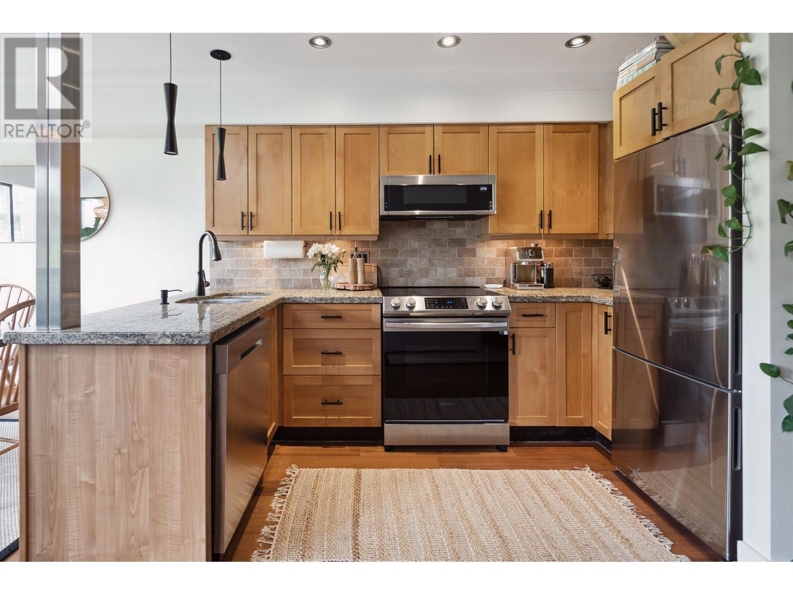 309 1363 CLYDE AVENUE