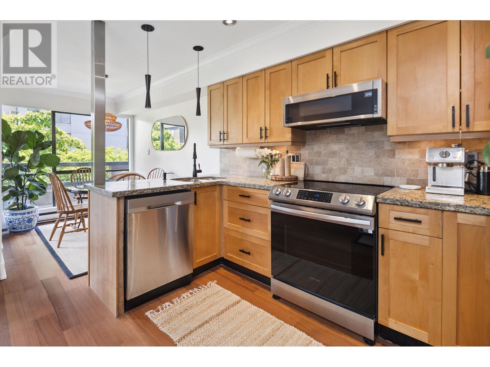 309 1363 CLYDE AVENUE