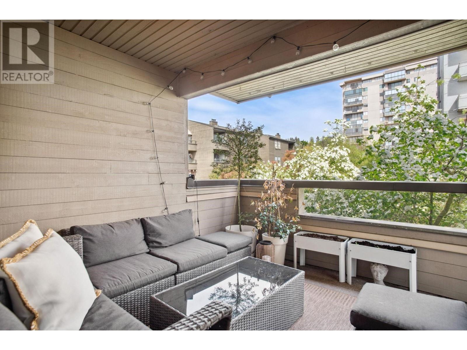 309 1363 CLYDE AVENUE