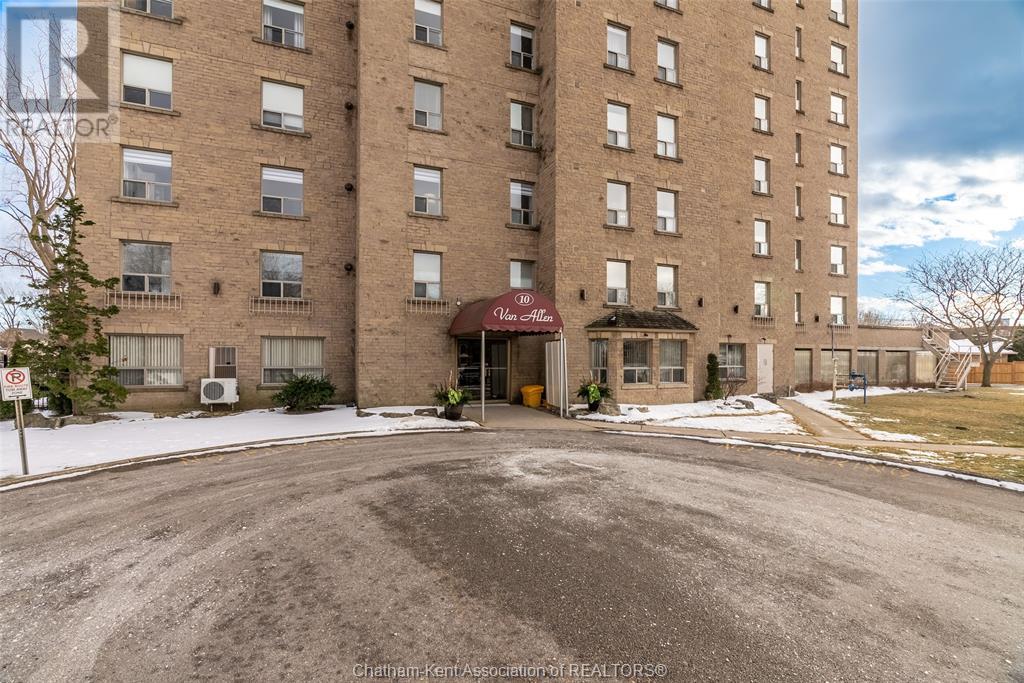 MLS# 25001882: 10 Van Allen AVENUE Unit# 604, Chatham, Canada