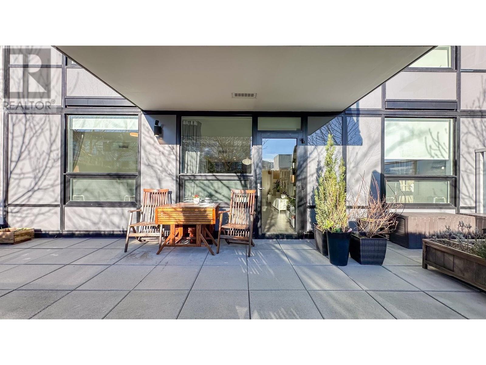 Listing Picture 18 of 31 : 409 6900 PEARSON WAY, Richmond / 烈治文 - 魯藝地產 Yvonne Lu Group - MLS Medallion Club Member