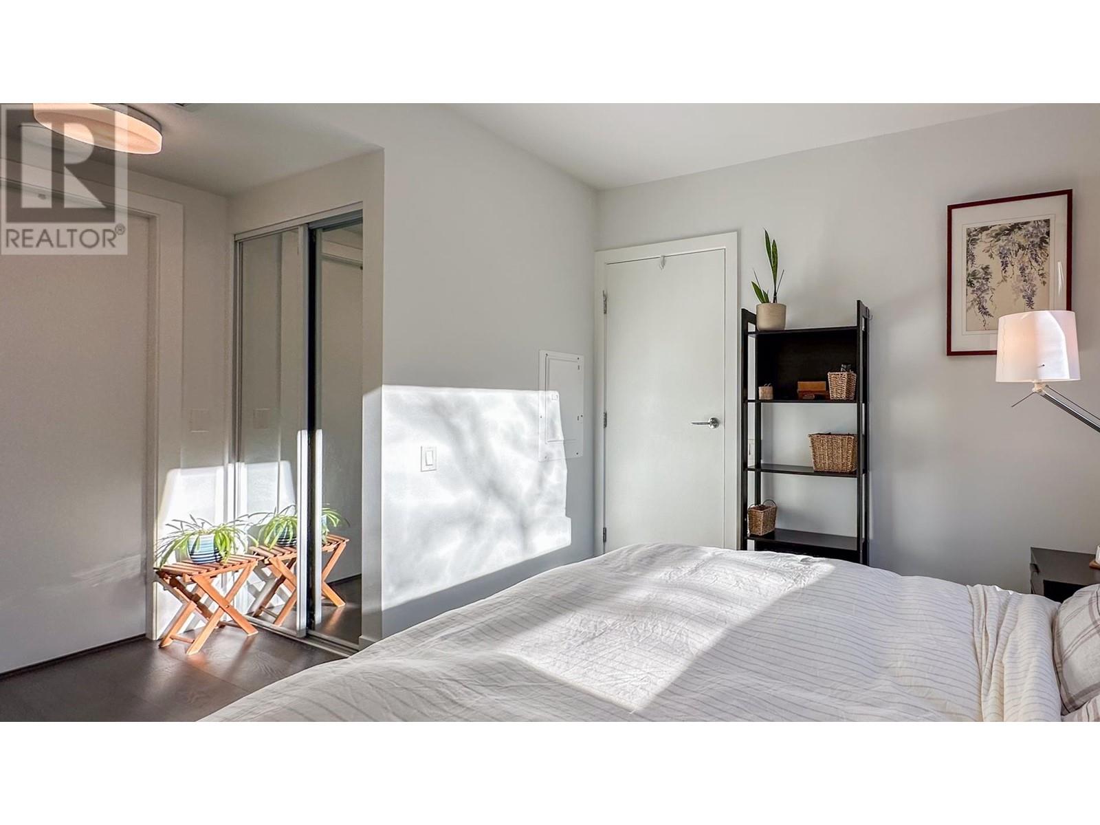 Listing Picture 11 of 31 : 409 6900 PEARSON WAY, Richmond / 烈治文 - 魯藝地產 Yvonne Lu Group - MLS Medallion Club Member