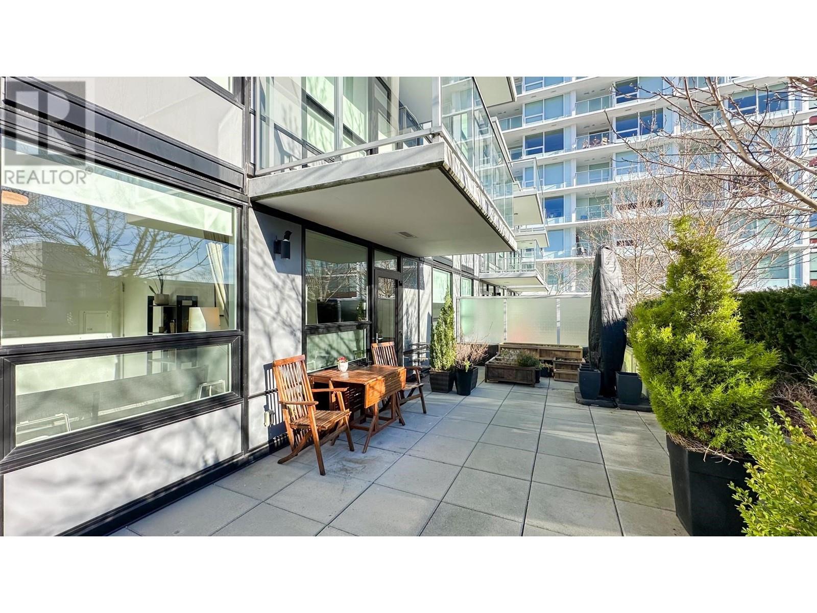 Listing Picture 17 of 31 : 409 6900 PEARSON WAY, Richmond / 烈治文 - 魯藝地產 Yvonne Lu Group - MLS Medallion Club Member