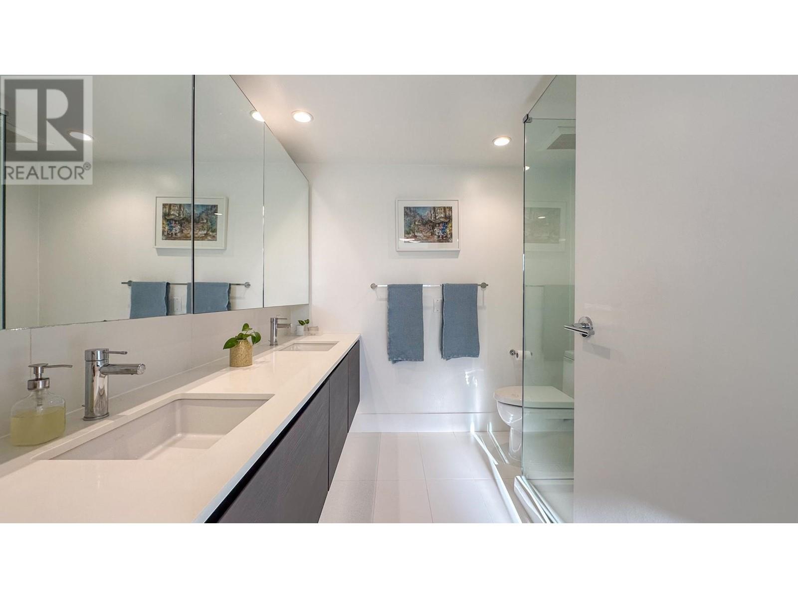 Listing Picture 12 of 31 : 409 6900 PEARSON WAY, Richmond / 烈治文 - 魯藝地產 Yvonne Lu Group - MLS Medallion Club Member