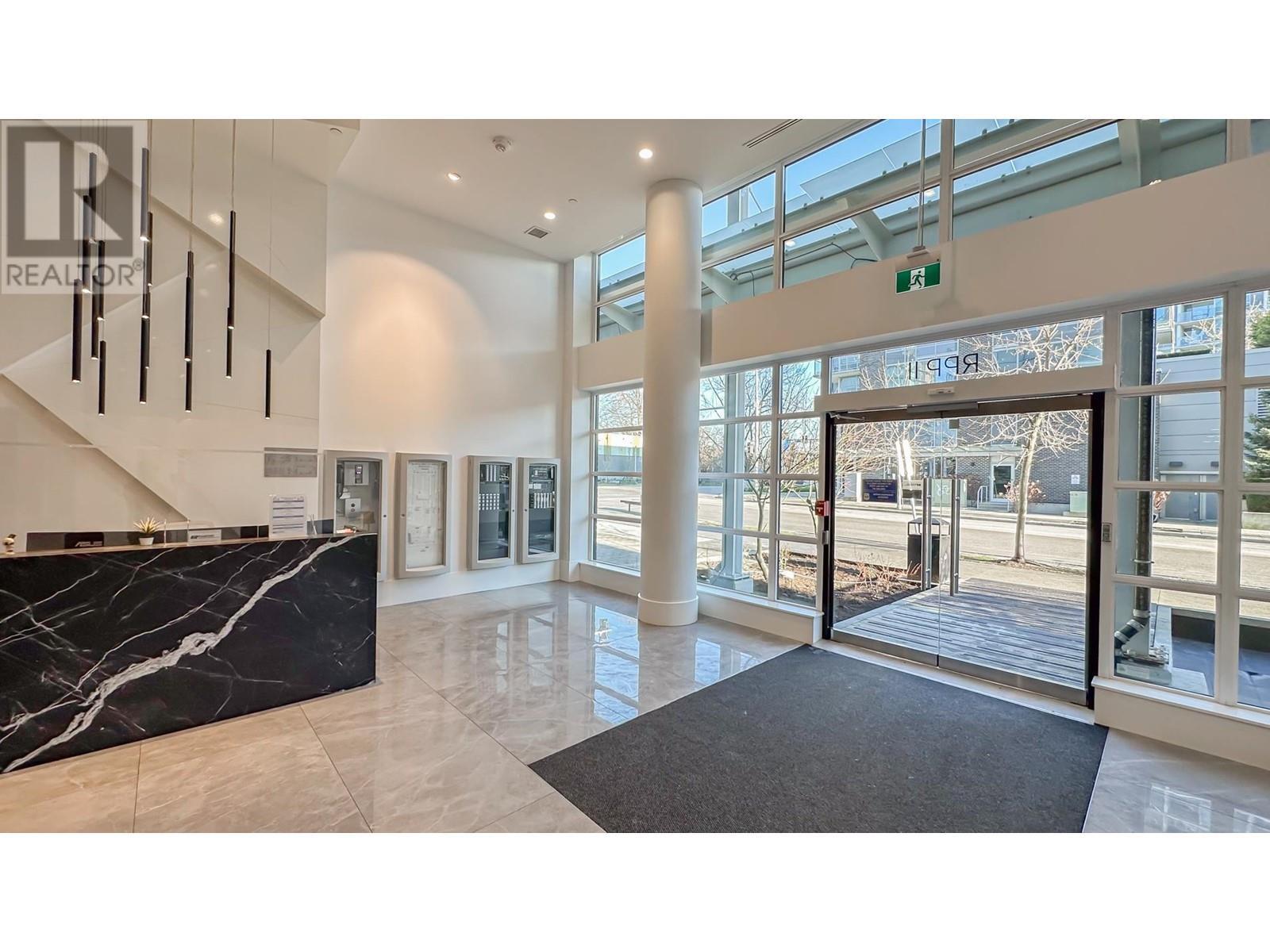 Listing Picture 3 of 31 : 409 6900 PEARSON WAY, Richmond / 烈治文 - 魯藝地產 Yvonne Lu Group - MLS Medallion Club Member