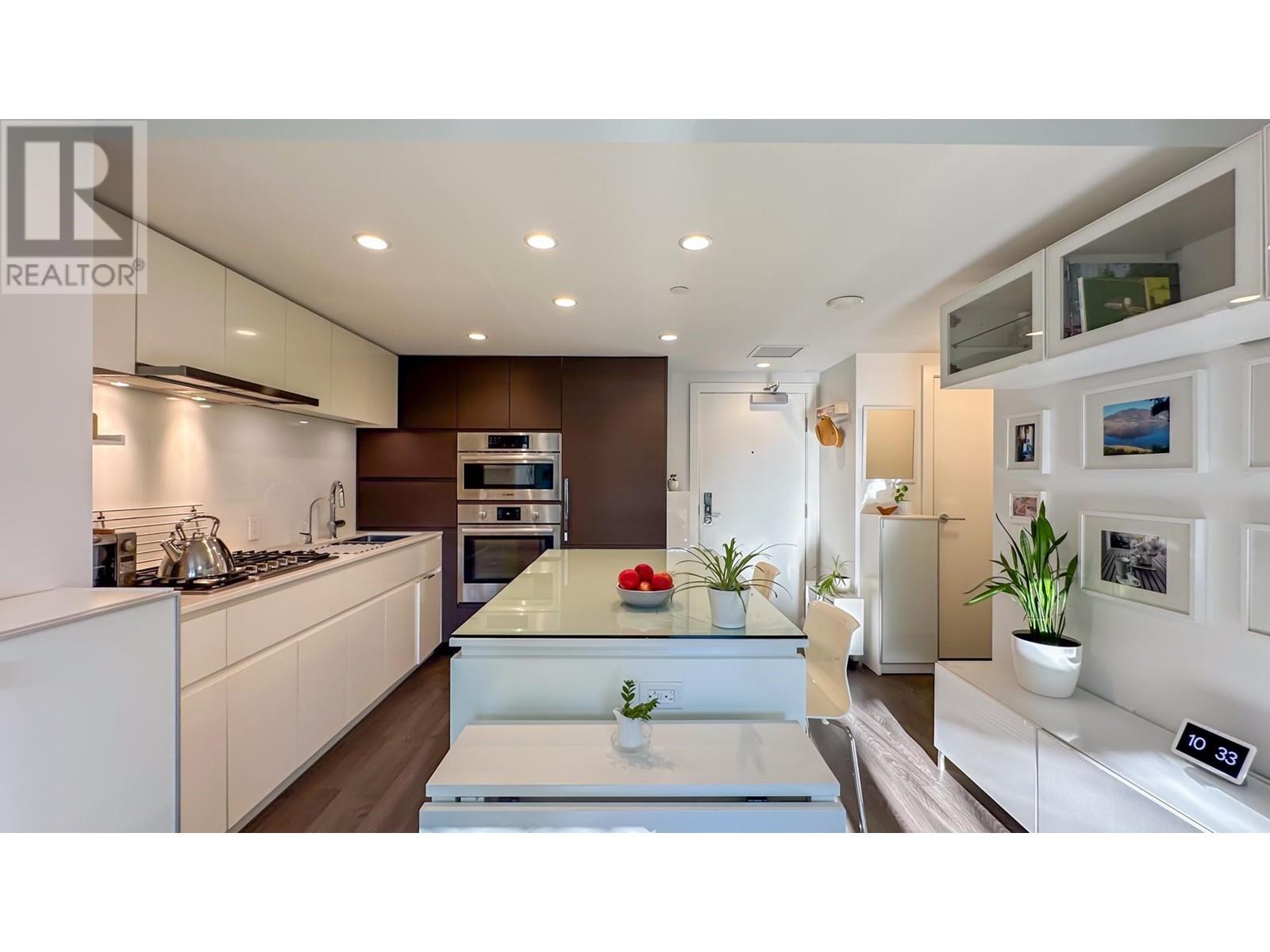 Listing Picture 5 of 31 : 409 6900 PEARSON WAY, Richmond / 烈治文 - 魯藝地產 Yvonne Lu Group - MLS Medallion Club Member