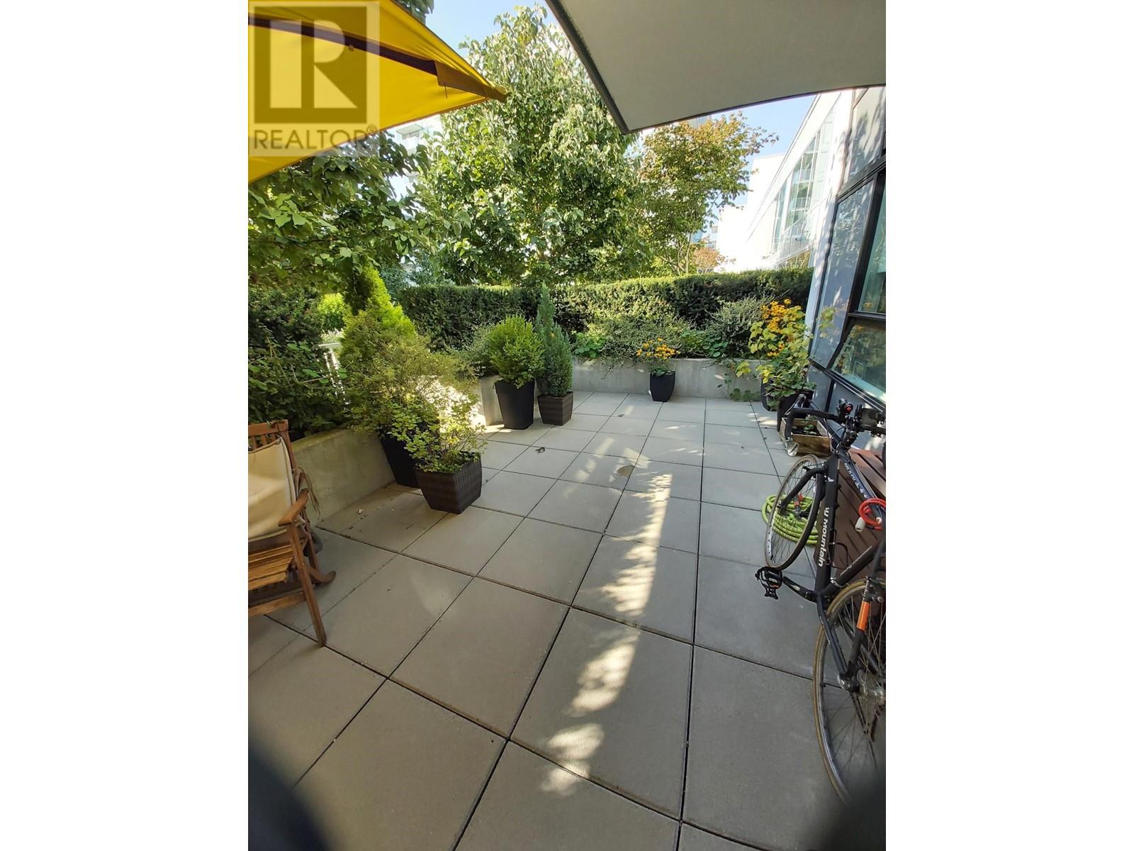 Listing Picture 30 of 31 : 409 6900 PEARSON WAY, Richmond / 烈治文 - 魯藝地產 Yvonne Lu Group - MLS Medallion Club Member