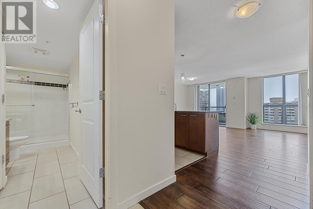Listing Picture 27 of 35 : 1503 4333 CENTRAL BOULEVARD, Burnaby / 本拿比 - 魯藝地產 Yvonne Lu Group - MLS Medallion Club Member