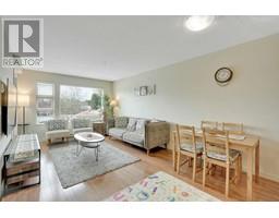 306 1677 LLOYD AVENUE, North Vancouver, British Columbia