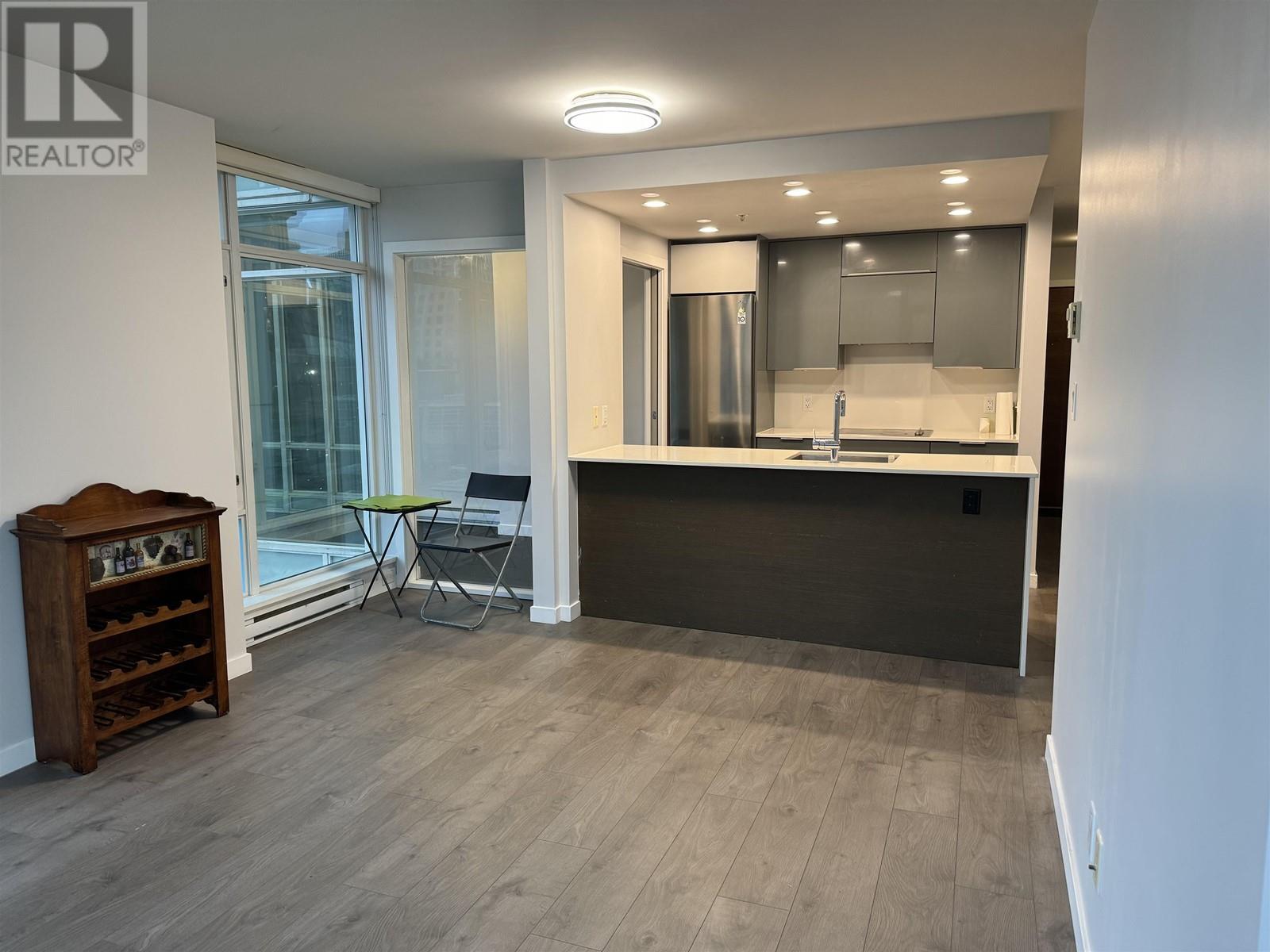 Property at 1009 161 W GEORGIA STREET image 2