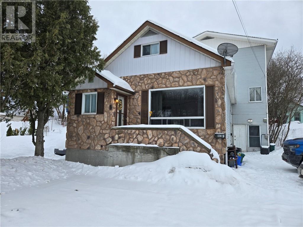 Property at 903 HOWEY Drive image 1