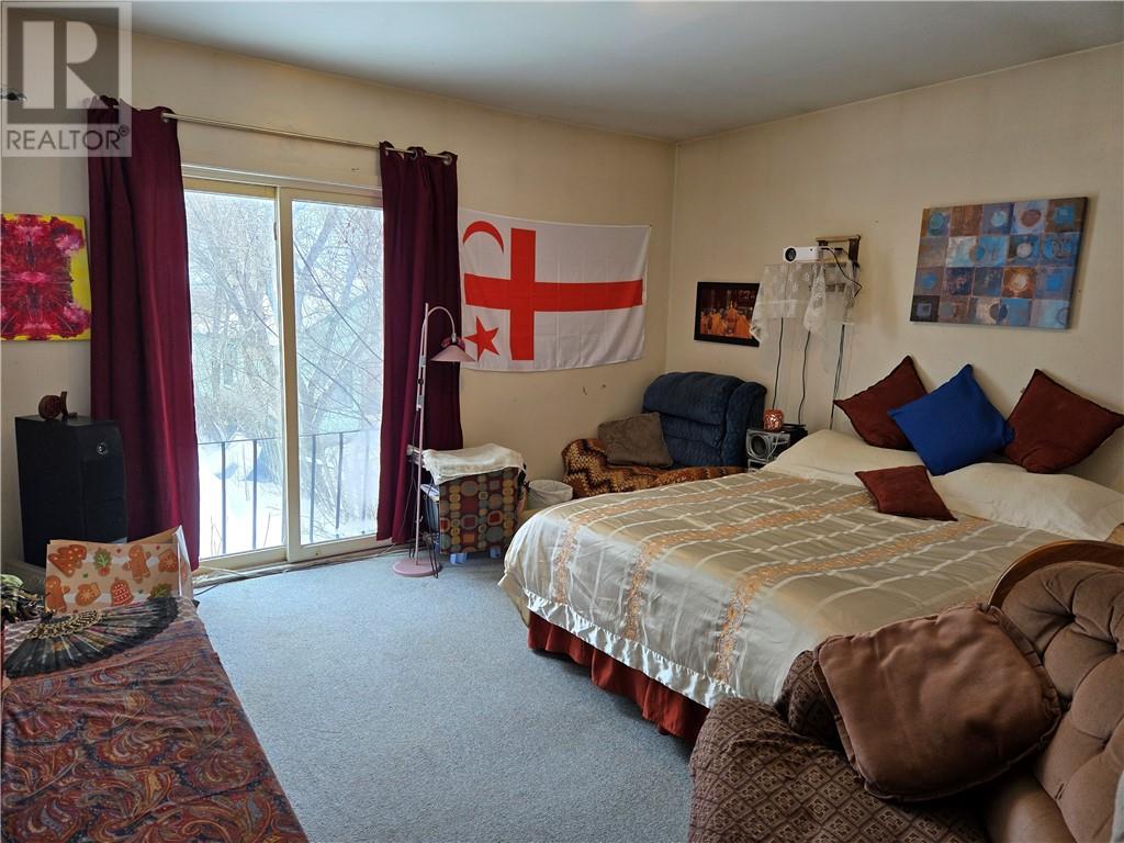 Property at 903 HOWEY Drive image 5