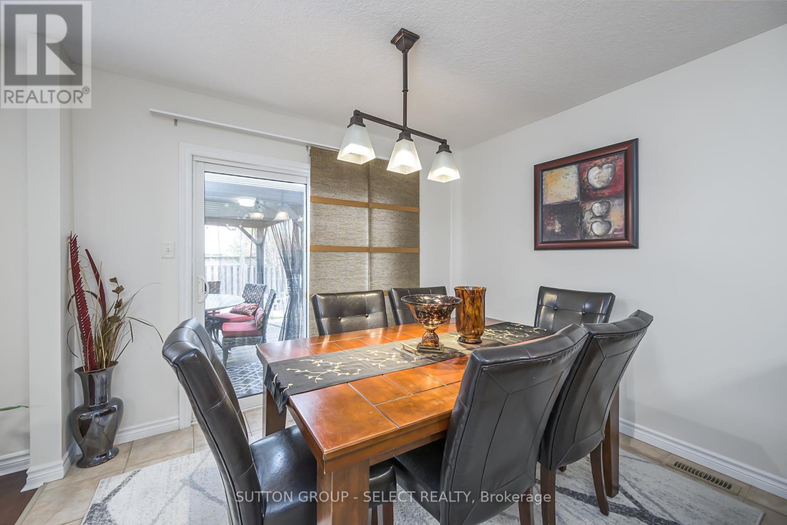 Photo 10 of 36 for 908 Blythwood Road