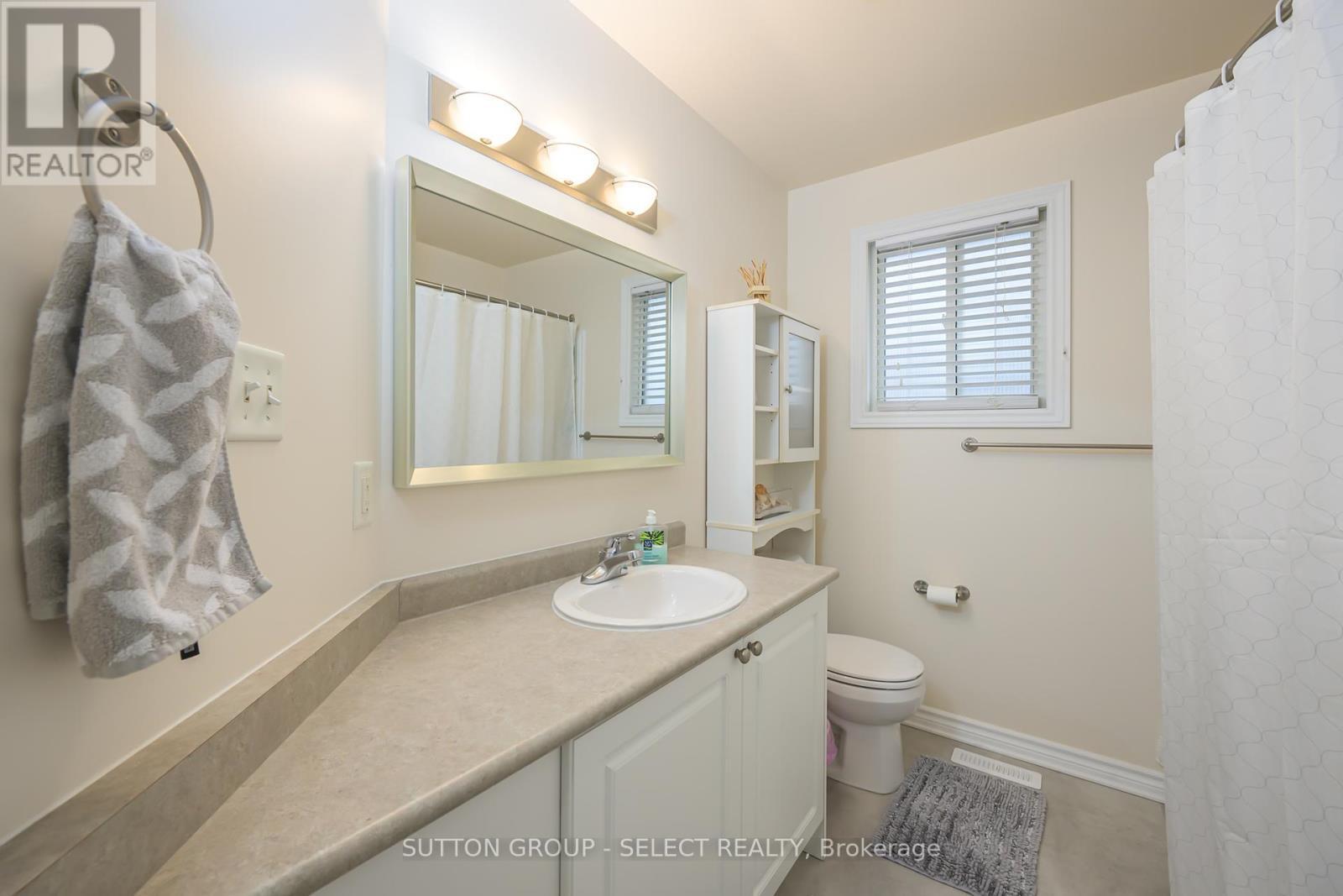 Photo 17 of 36 for 908 Blythwood Road
