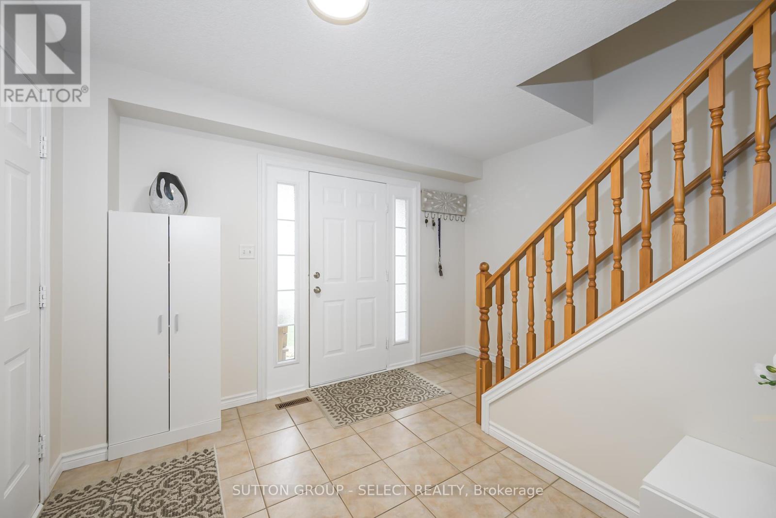 Photo 4 of 36 for 908 Blythwood Road