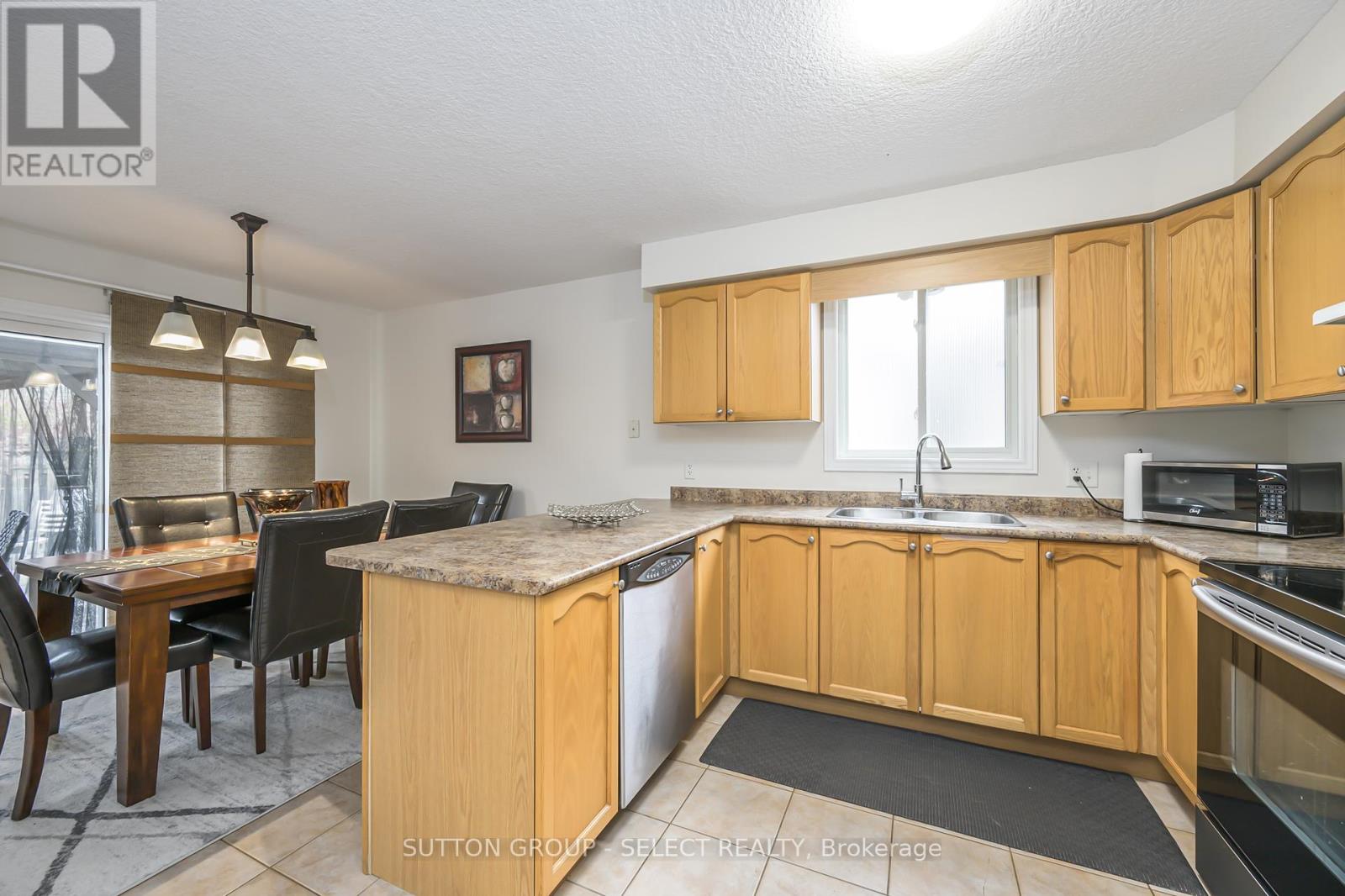 Photo 8 of 36 for 908 Blythwood Road