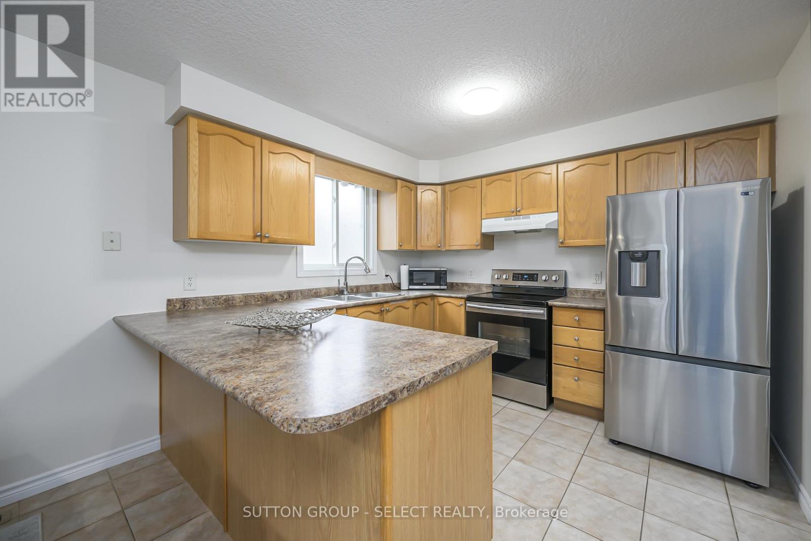Photo 9 of 36 for 908 Blythwood Road