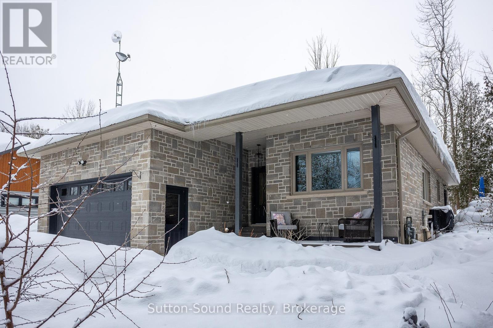 170 Lakeshore Road, Georgian Bluffs, Ontario  N0H 2T0 - Photo 2 - X11957145