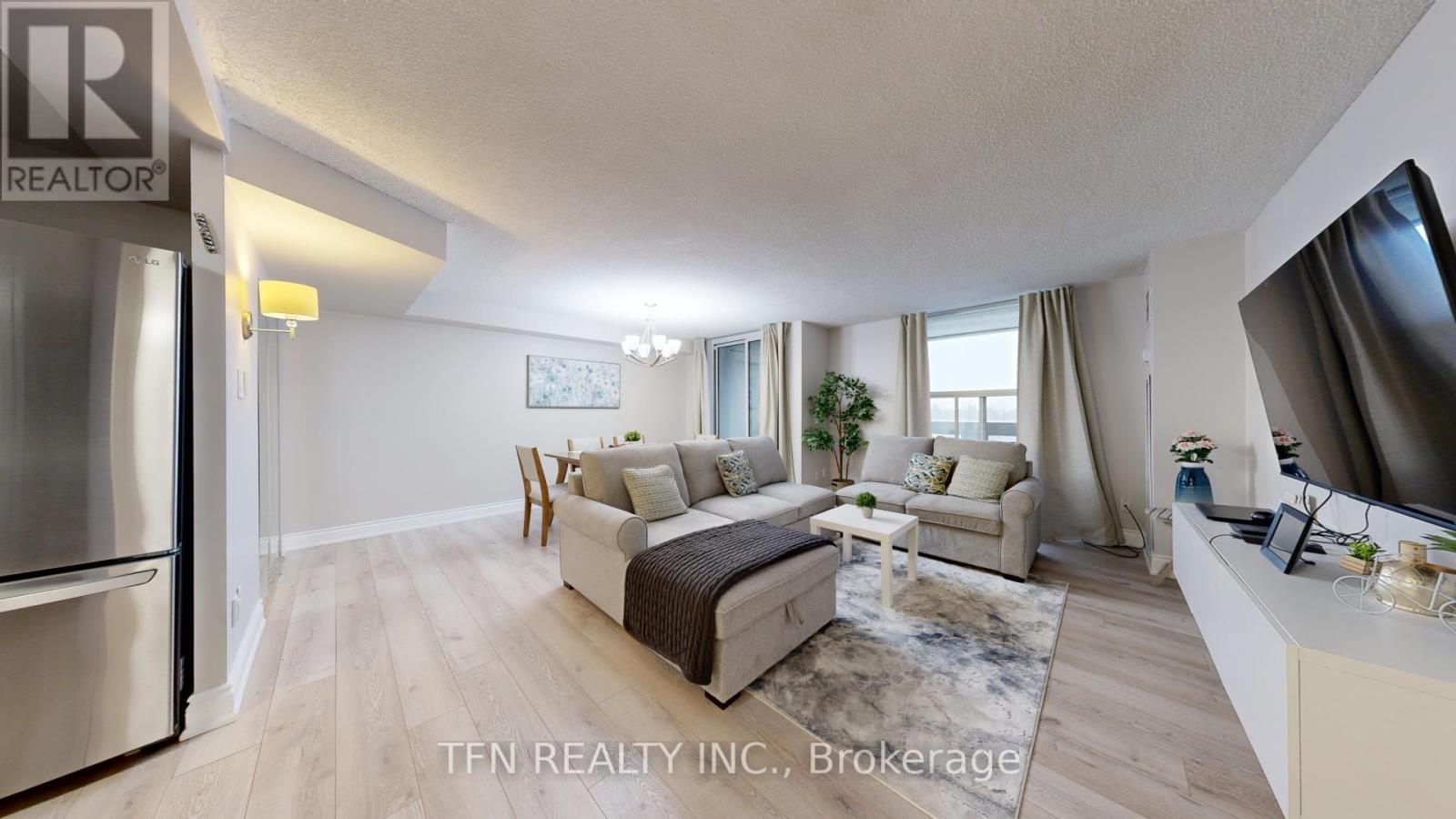 Property at 1105 - 60 INVERLOCHY BOULEVARD image 1