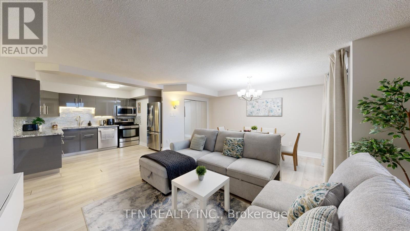 Property at 1105 - 60 INVERLOCHY BOULEVARD image 2