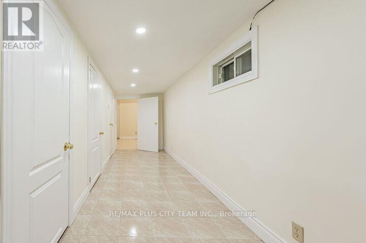 Main Fl - 246 Major Street, Toronto, Ontario  M5S 2L6 - Photo 14 - C11956387