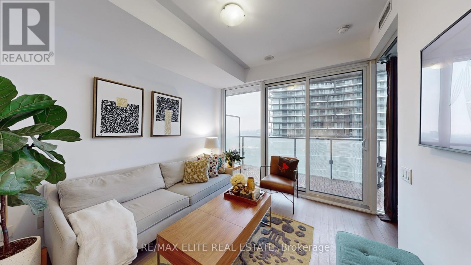 2701 - 101 Peter Street, Toronto (Waterfront Communities), Ontario  M5V 0G6 - Photo 4 - C11957437