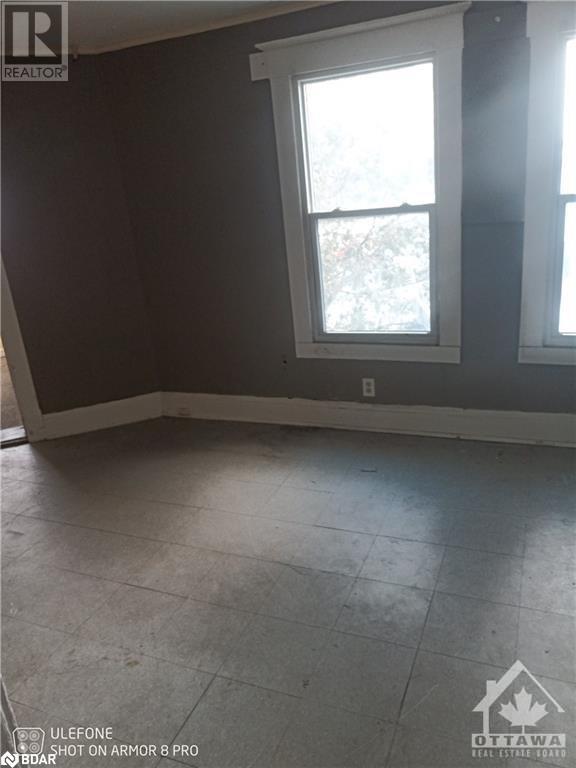 380 Fisher Street, North Bay, Ontario  P1B 2E1 - Photo 2 - 40695925
