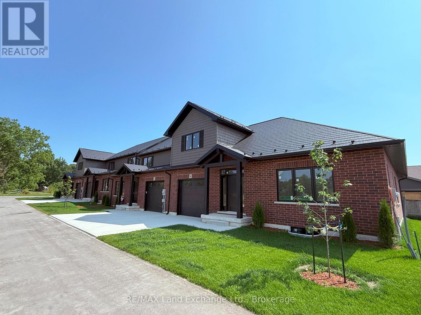 3 - 8 Golf Links Road, Kincardine, Ontario  N2Z 0G1 - Photo 2 - X10845632