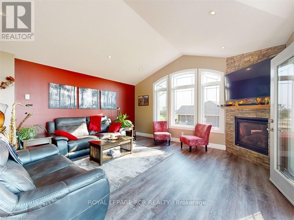191 Ishwar Drive, Georgian Bluffs, Ontario  N0H 1S0 - Photo 12 - X10846029