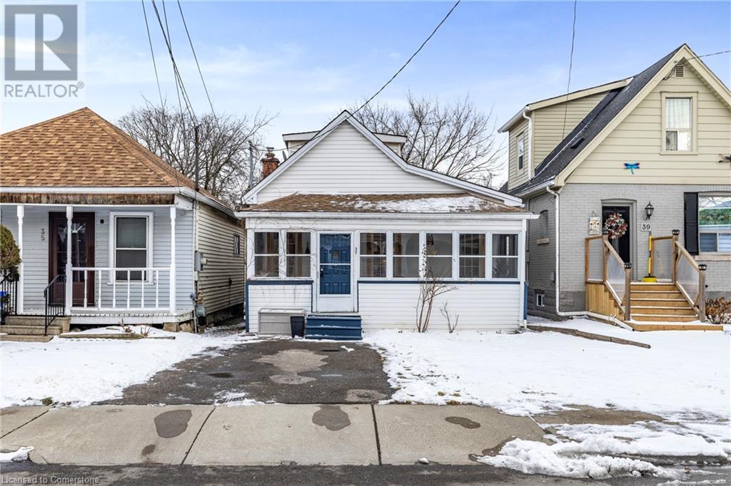 37 EAST 23RD Street, Hamilton, Ontario