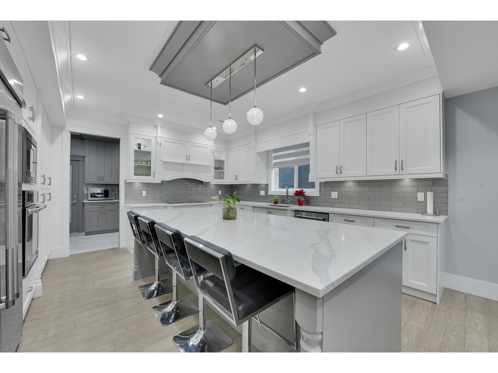 8885 Jedburgh Place, Surrey, British Columbia  V3V 6S1 - Photo 10 - R2963067