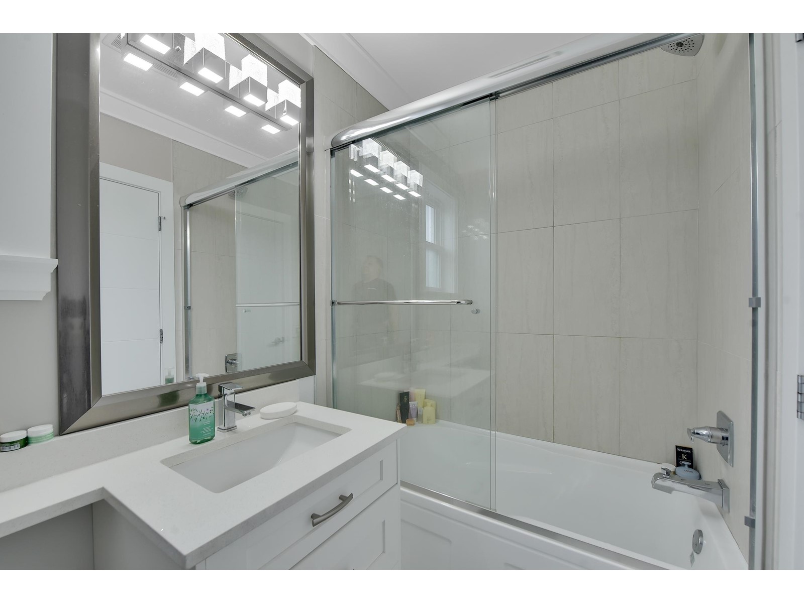 8885 Jedburgh Place, Surrey, British Columbia  V3V 6S1 - Photo 23 - R2963067