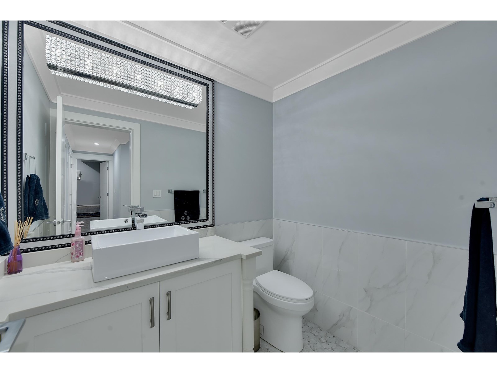 8885 Jedburgh Place, Surrey, British Columbia  V3V 6S1 - Photo 30 - R2963067