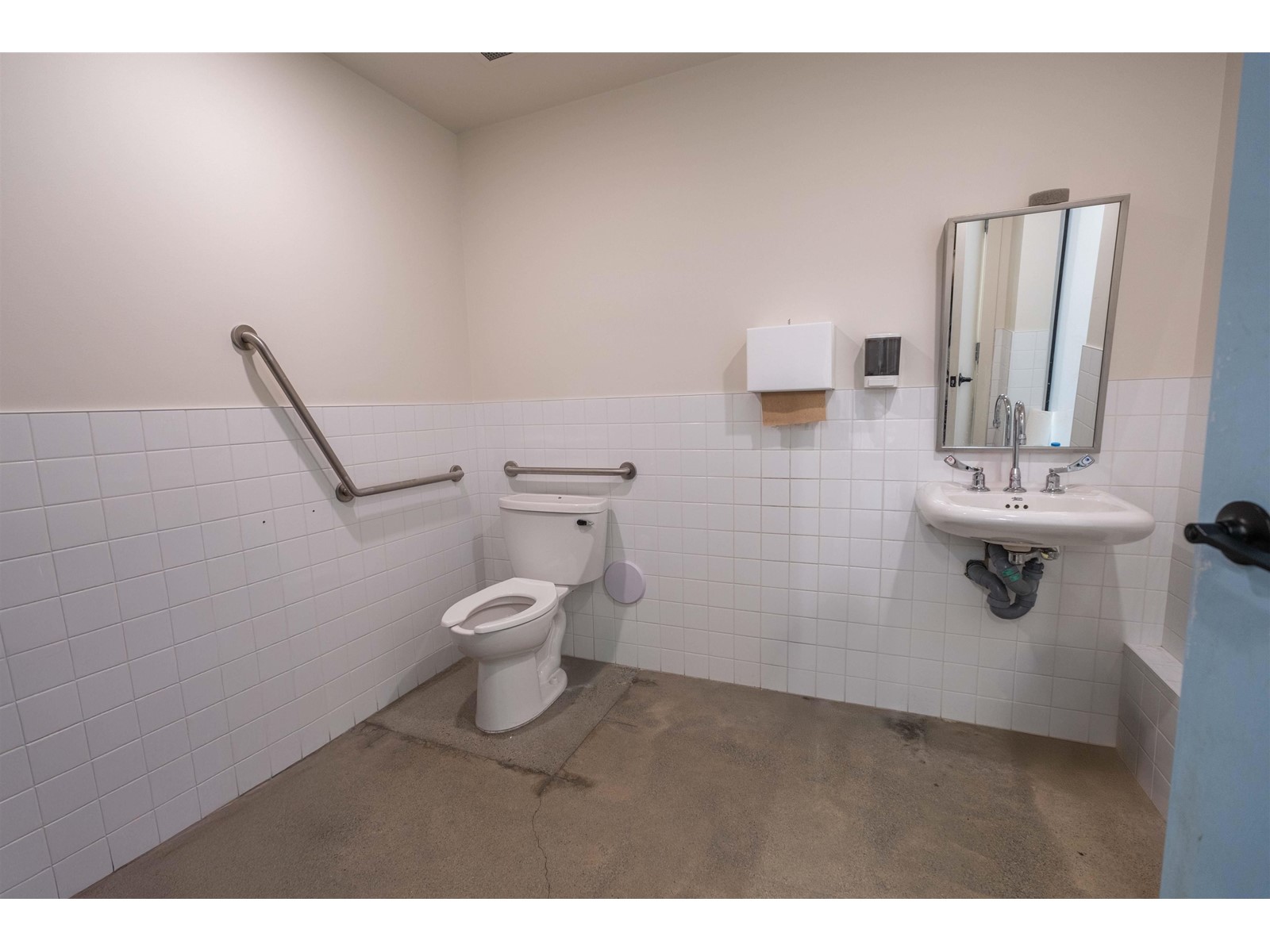 103 14390 64 Avenue, Surrey, British Columbia  V3W 1Z1 - Photo 12 - C8066372