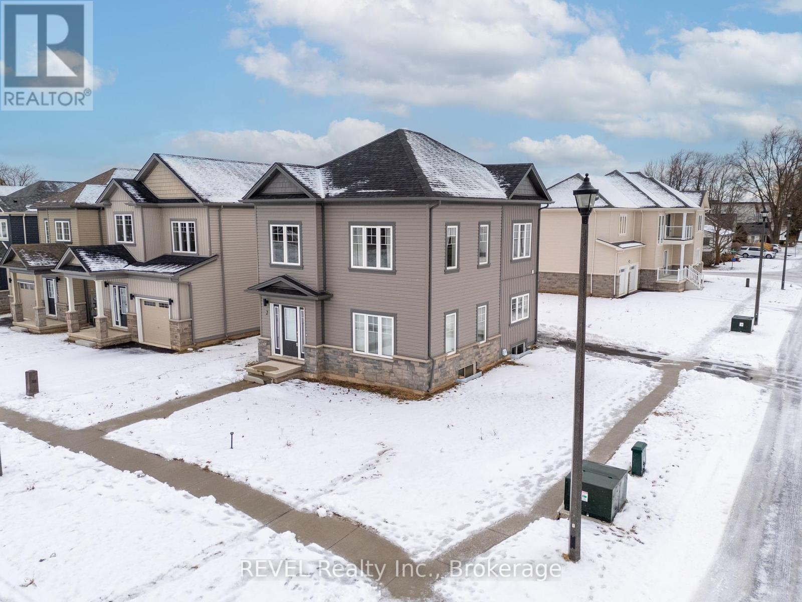 2 Bromley Drive, St. Catharines, Ontario  L2M 0C9 - Photo 1 - X11956604