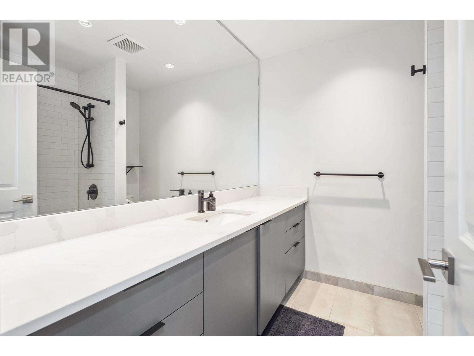 Listing Picture 20 of 34 : 1505 1833 CROWE STREET, Vancouver / 溫哥華 - 魯藝地產 Yvonne Lu Group - MLS Medallion Club Member