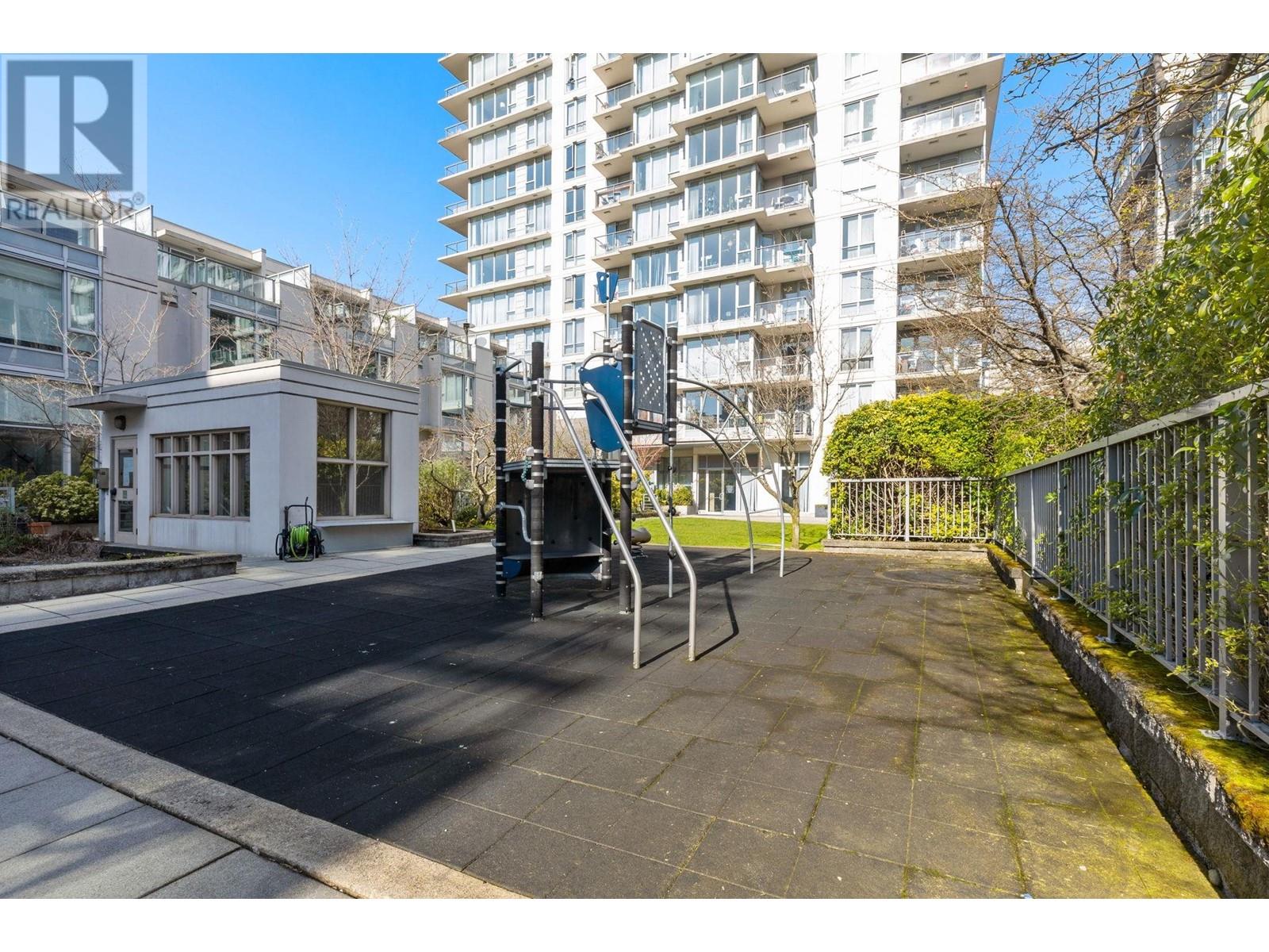 Listing Picture 34 of 34 : 1505 1833 CROWE STREET, Vancouver / 溫哥華 - 魯藝地產 Yvonne Lu Group - MLS Medallion Club Member