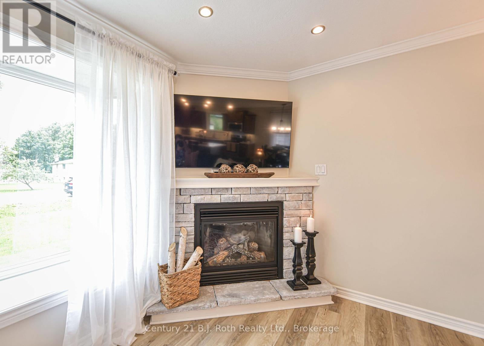 4693 Daniel Street, Ramara, Ontario L3V 6H7 - Photo 11 - S11955795